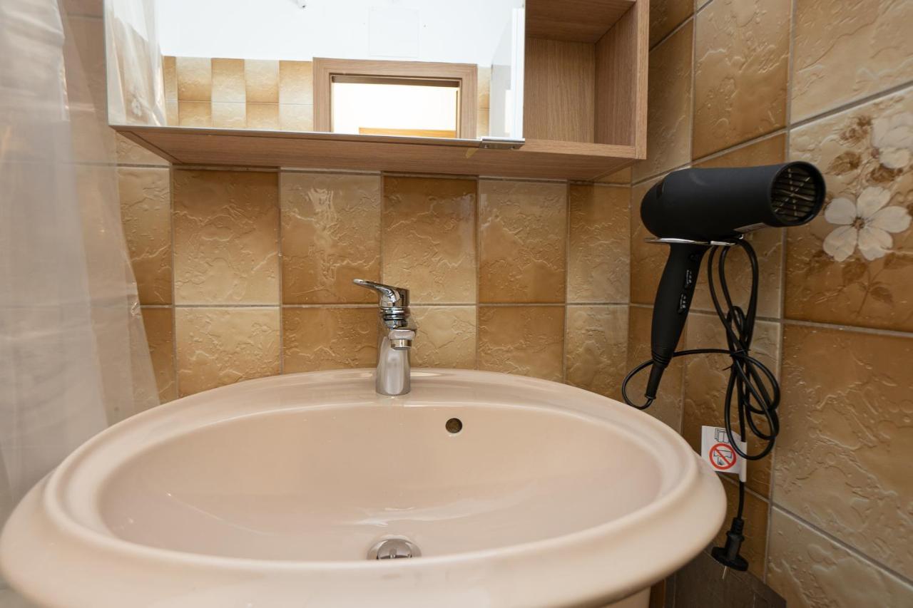 A Spacious 3-Bedroom Apartment With King-Size Beds Is Located Within 5 Minute'S Walk From The Prater Wien Exterior foto